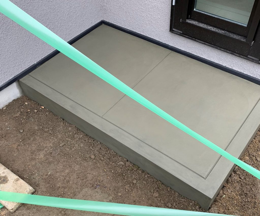 踏み台モルタル押さえ